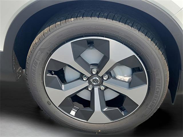 new 2025 Volvo XC40 car, priced at $48,315