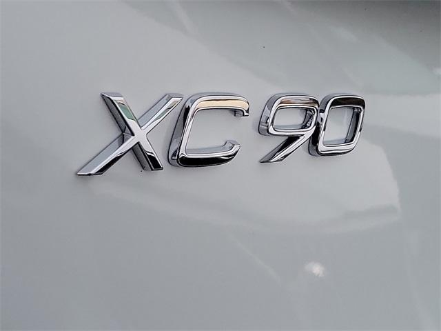new 2024 Volvo XC90 car, priced at $65,210