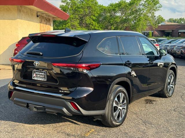 used 2022 Toyota Highlander car, priced at $34,874