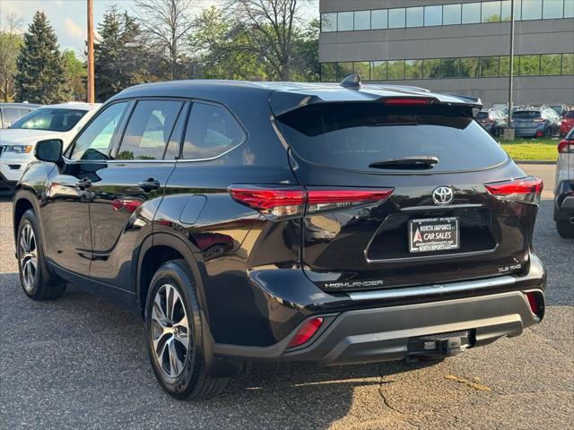 used 2022 Toyota Highlander car, priced at $34,874