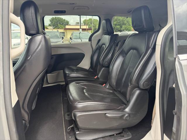 used 2021 Chrysler Pacifica Hybrid car, priced at $18,997