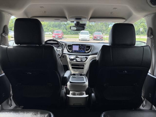 used 2021 Chrysler Pacifica Hybrid car, priced at $18,997