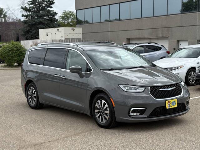 used 2021 Chrysler Pacifica Hybrid car, priced at $18,997