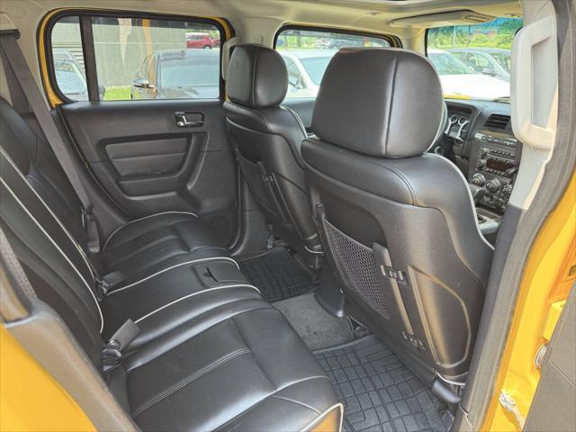 used 2006 Hummer H3 car, priced at $9,997