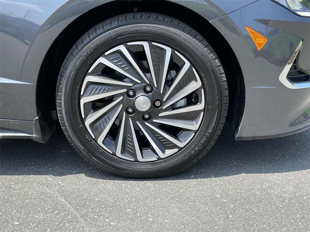 used 2022 Hyundai Sonata Hybrid car, priced at $17,633