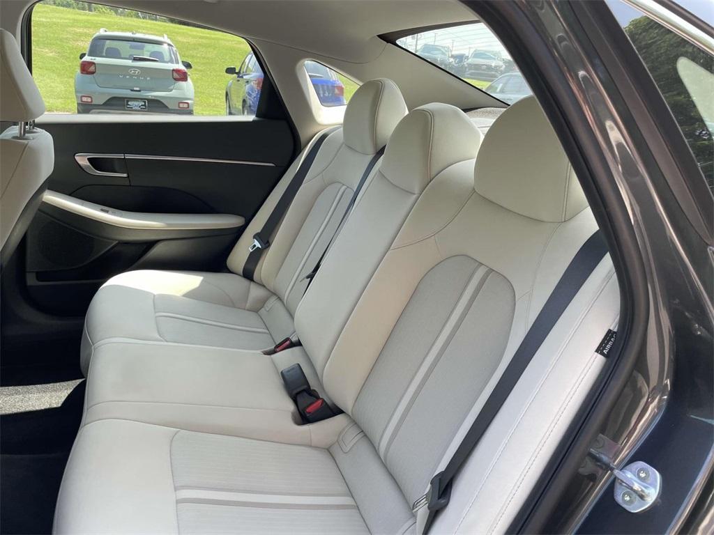 used 2022 Hyundai Sonata Hybrid car, priced at $17,633