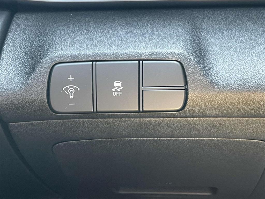 new 2025 Hyundai Elantra car, priced at $24,292