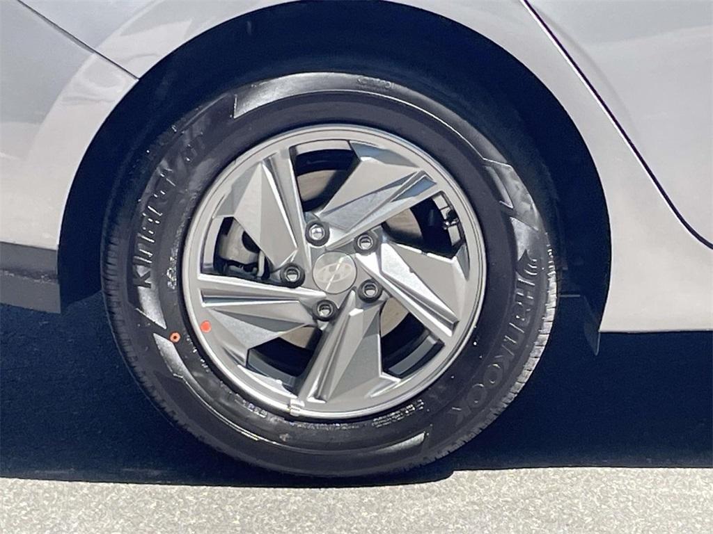 new 2025 Hyundai Elantra car, priced at $23,618