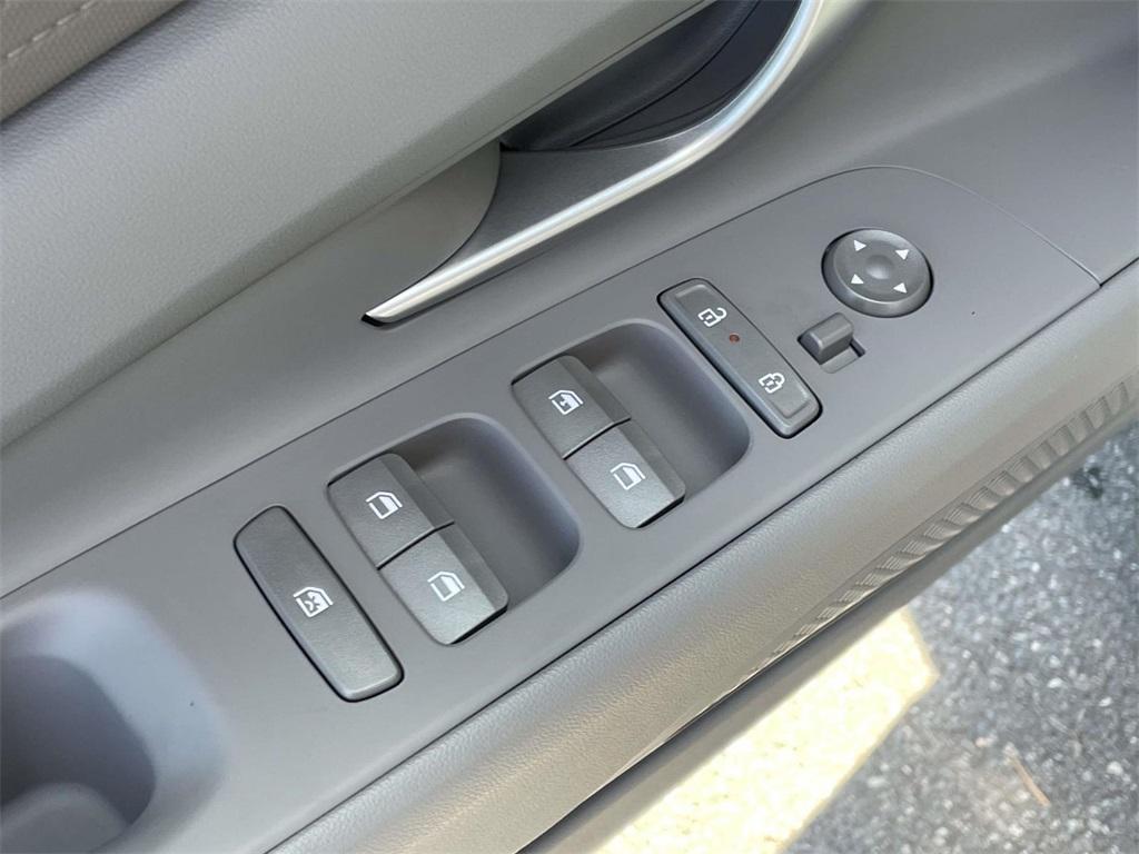 new 2025 Hyundai Elantra car, priced at $23,618