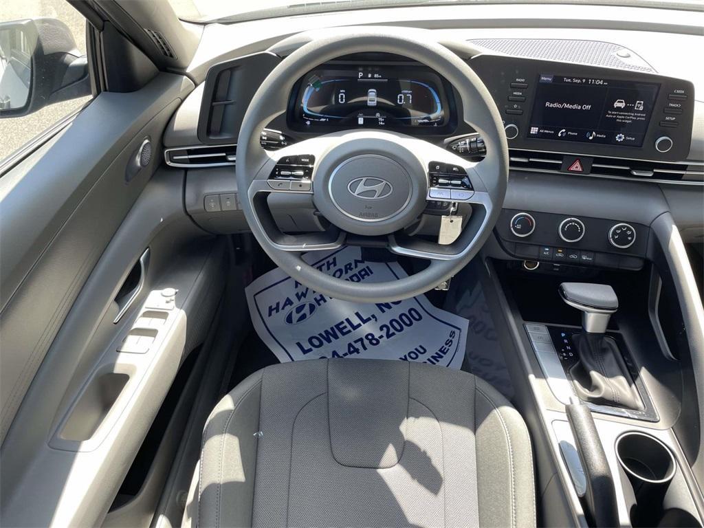 new 2025 Hyundai Elantra car, priced at $23,618