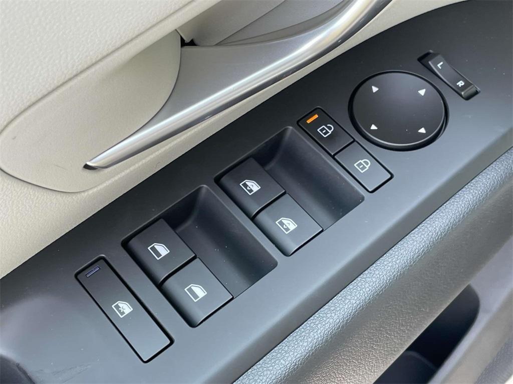 new 2025 Hyundai TUCSON Hybrid car, priced at $37,822