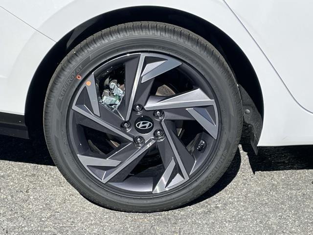new 2025 Hyundai Elantra car, priced at $27,219