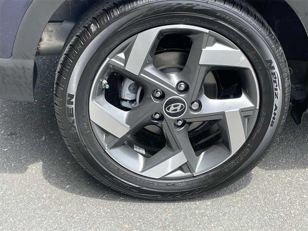 new 2025 Hyundai Venue car, priced at $24,456