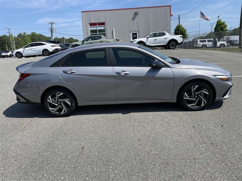 new 2025 Hyundai Elantra car, priced at $25,065