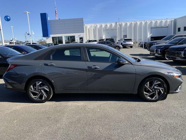 new 2025 Hyundai Elantra car, priced at $23,698