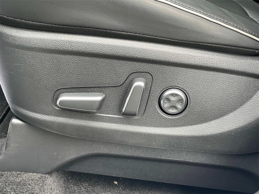 used 2025 Hyundai Palisade car, priced at $43,672