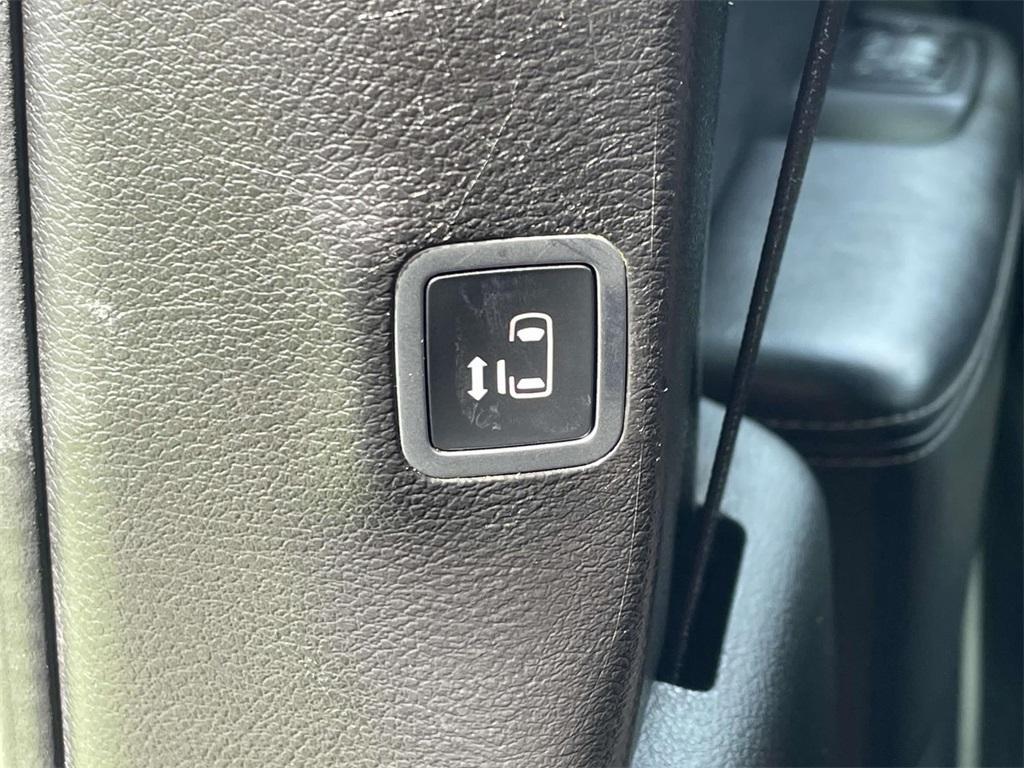 used 2018 Chrysler Pacifica car, priced at $9,999