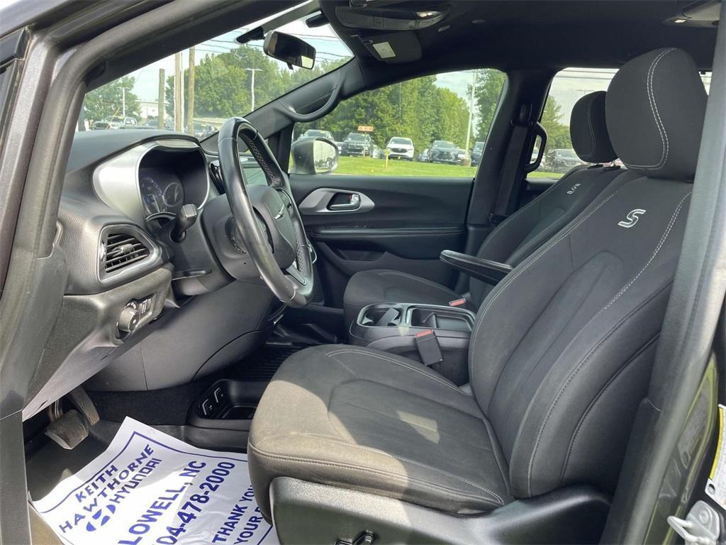 used 2018 Chrysler Pacifica car, priced at $9,999