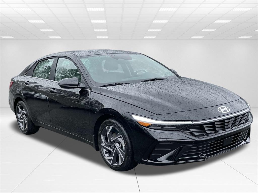 new 2025 Hyundai Elantra car, priced at $27,654