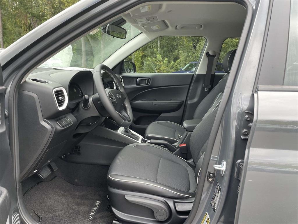 new 2025 Hyundai Venue car, priced at $22,322