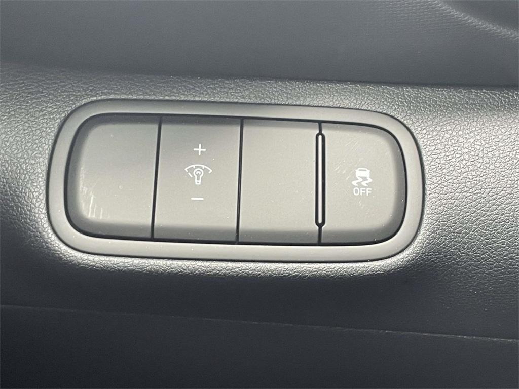 new 2025 Hyundai Venue car, priced at $22,322