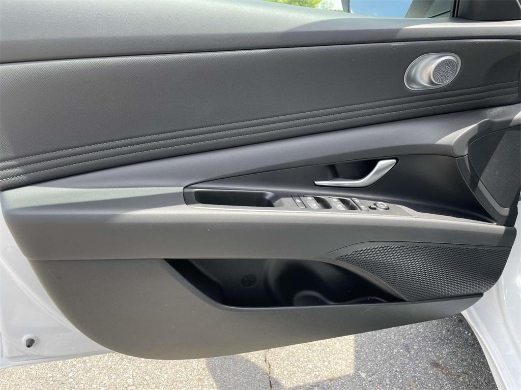 new 2025 Hyundai Elantra car, priced at $27,338