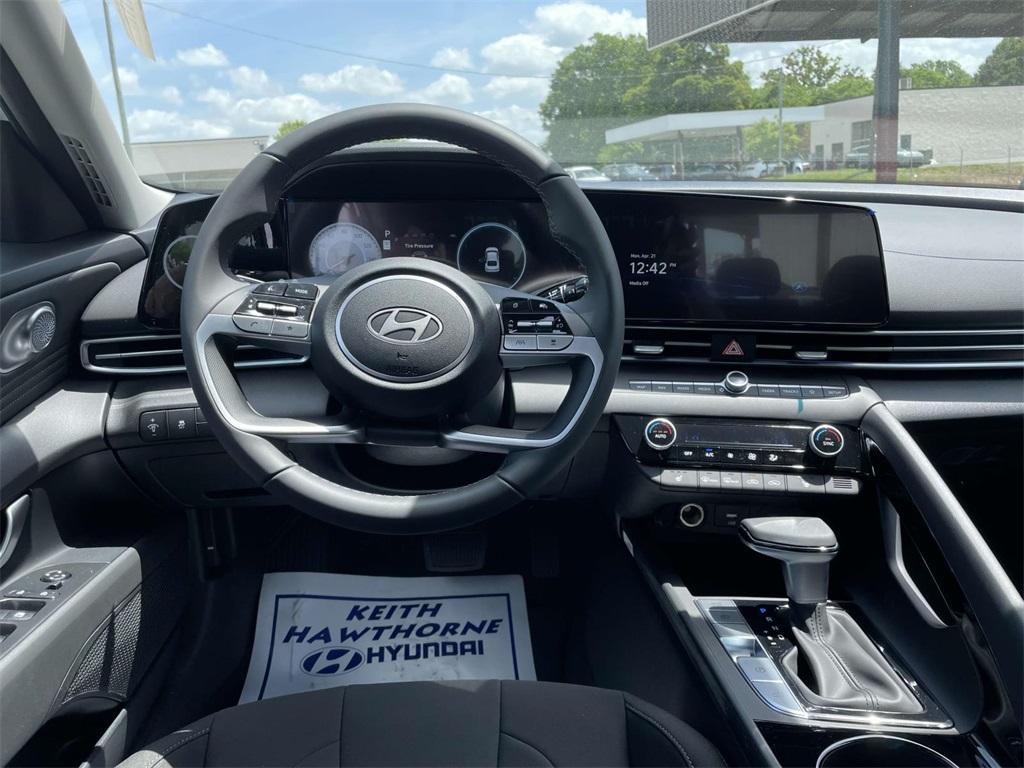 new 2025 Hyundai Elantra car, priced at $27,338