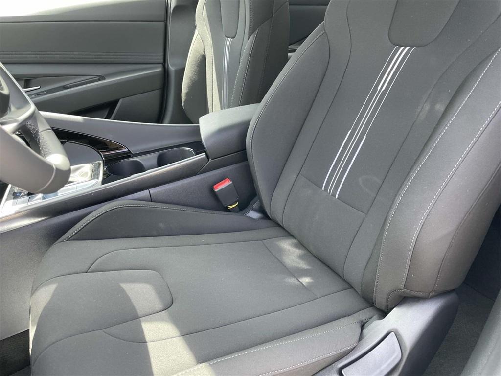 new 2025 Hyundai Elantra car, priced at $27,338