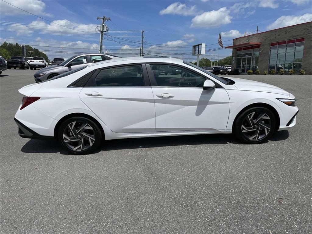 new 2025 Hyundai Elantra car, priced at $27,338