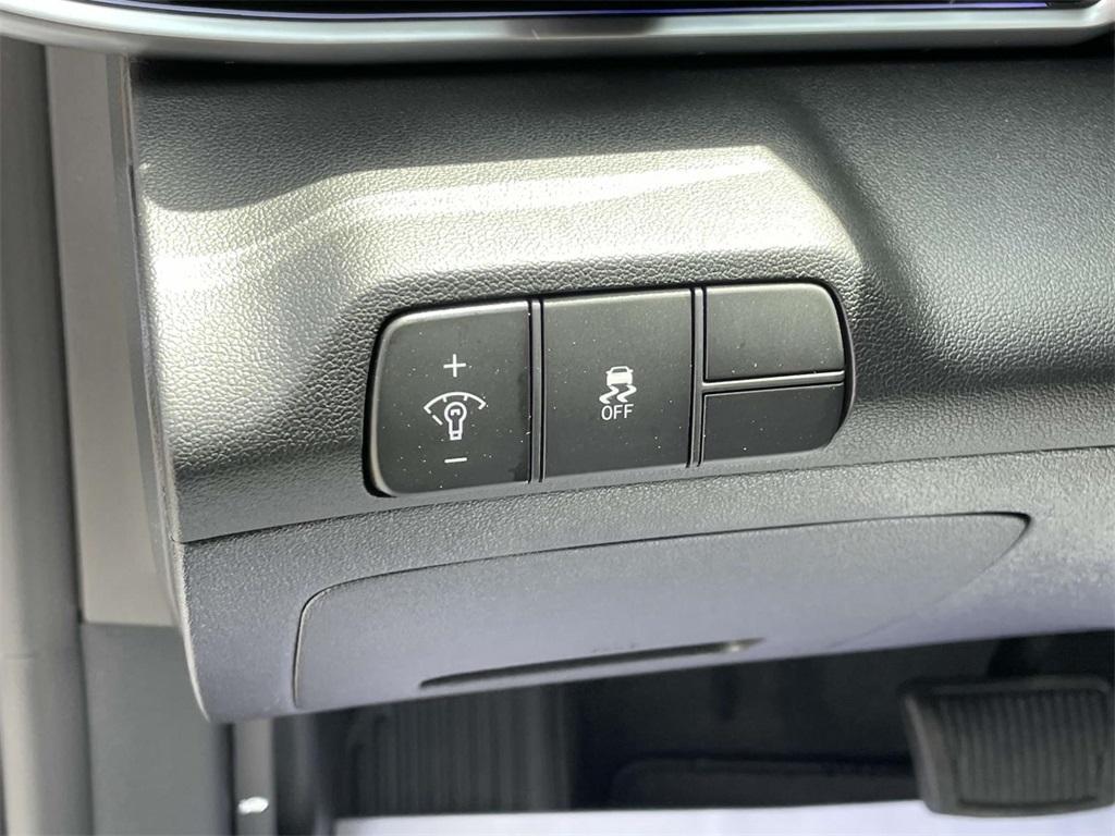 new 2025 Hyundai Elantra car, priced at $27,338