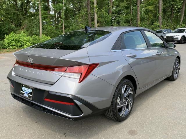 new 2024 Hyundai Elantra car, priced at $25,234