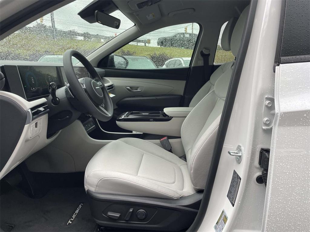 new 2026 Hyundai TUCSON Hybrid car, priced at $35,898