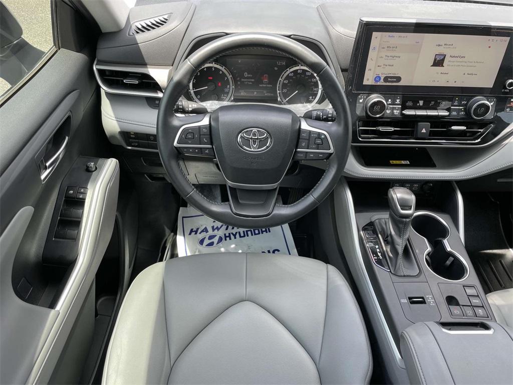 used 2023 Toyota Highlander car, priced at $38,534