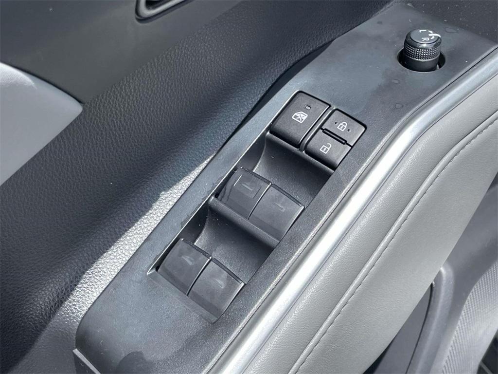 used 2023 Toyota Highlander car, priced at $38,534