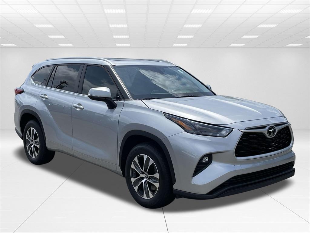 used 2023 Toyota Highlander car, priced at $38,534