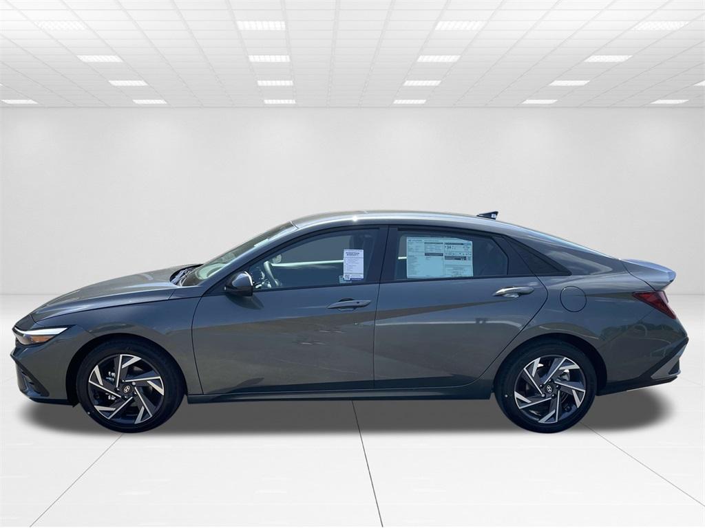 new 2025 Hyundai Elantra car, priced at $24,237