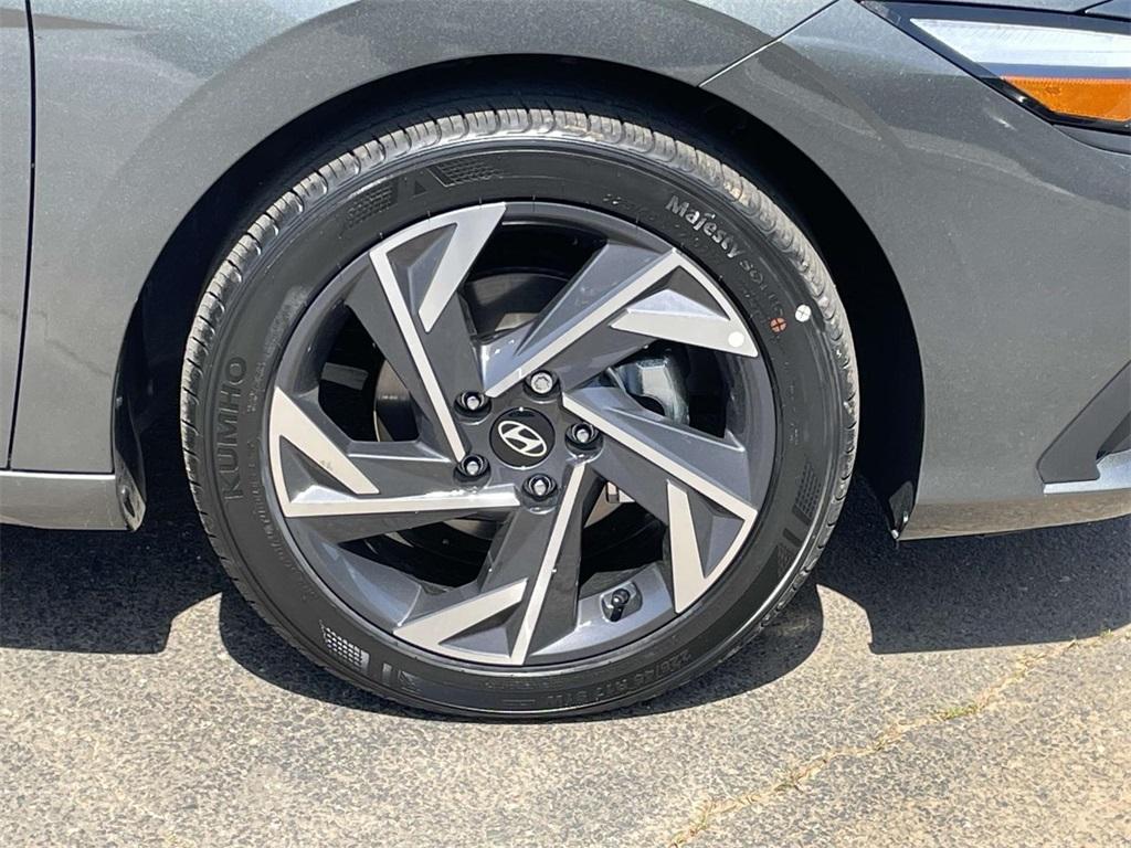new 2025 Hyundai Elantra car, priced at $24,237