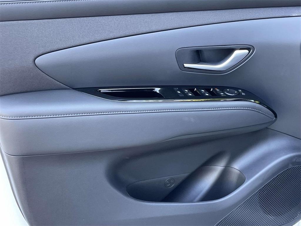 new 2025 Hyundai TUCSON Hybrid car, priced at $44,490