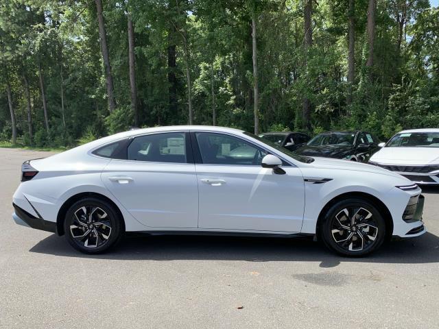 new 2024 Hyundai Sonata car, priced at $27,522