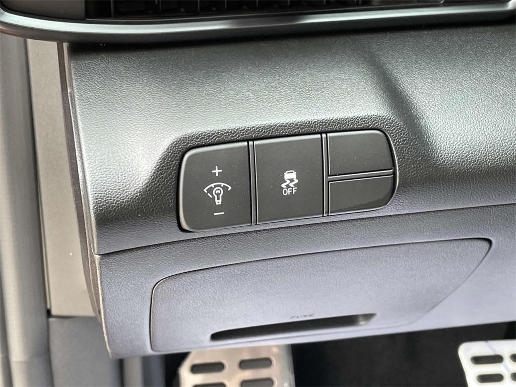 new 2025 Hyundai Elantra car, priced at $24,647