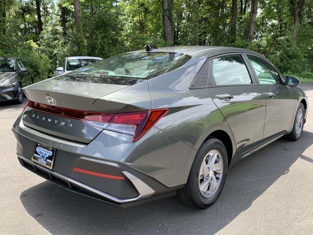 new 2024 Hyundai Elantra car, priced at $21,817