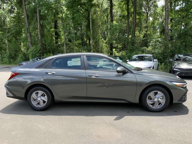 new 2024 Hyundai Elantra car, priced at $21,817