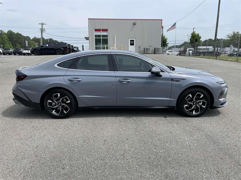 new 2025 Hyundai Sonata car, priced at $28,804
