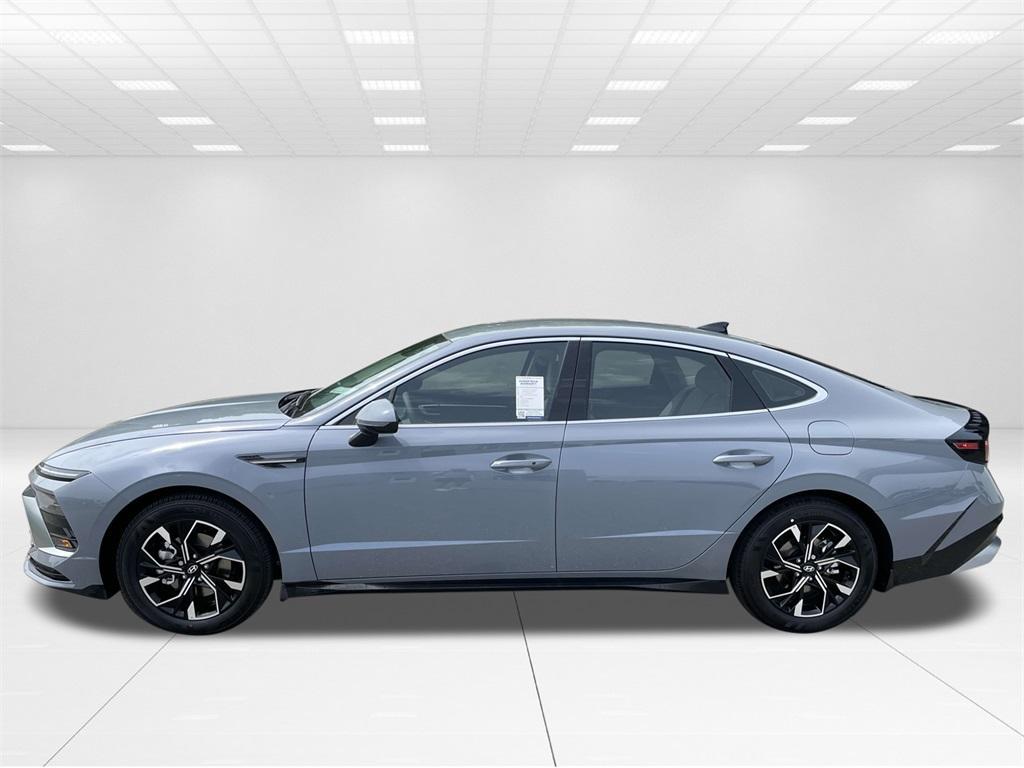 new 2025 Hyundai Sonata car, priced at $28,804