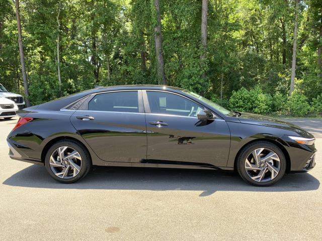 new 2024 Hyundai Elantra car, priced at $26,235