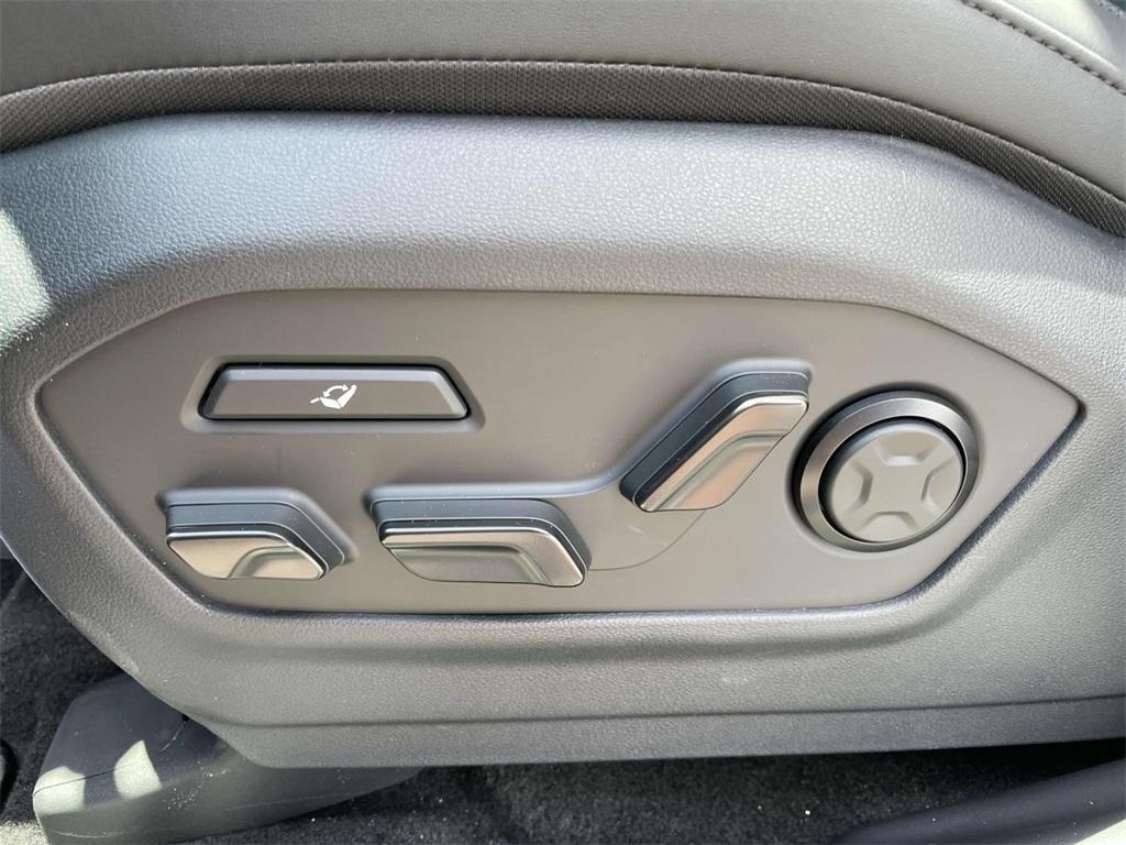 new 2025 Hyundai SANTA FE HEV car, priced at $49,162