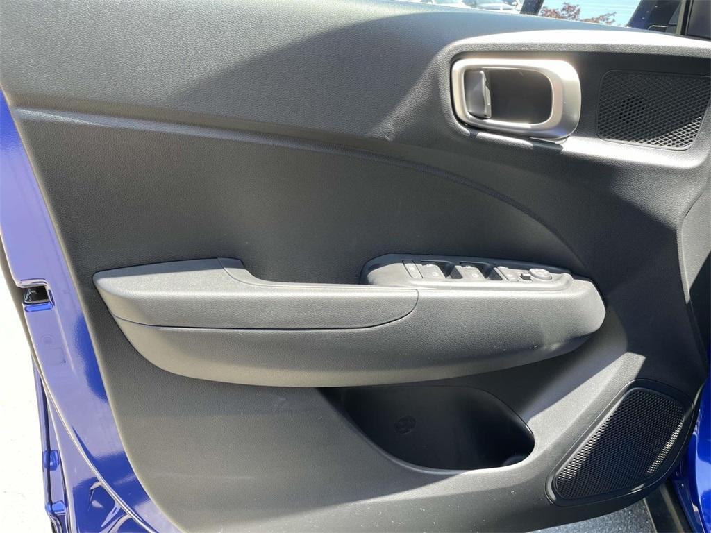 new 2025 Hyundai Venue car, priced at $21,674