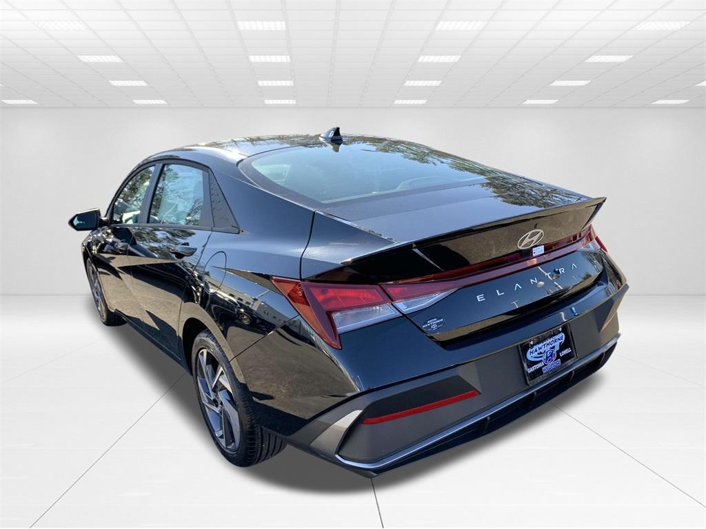 new 2025 Hyundai Elantra car, priced at $23,921