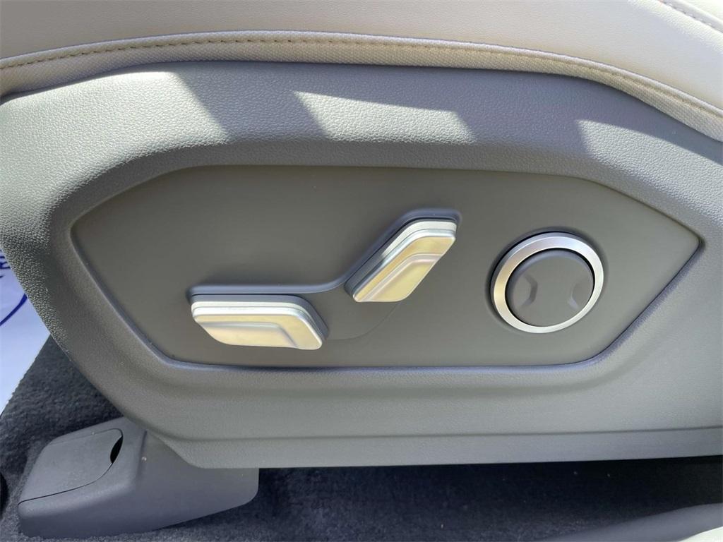new 2025 Hyundai Santa Fe car, priced at $39,729