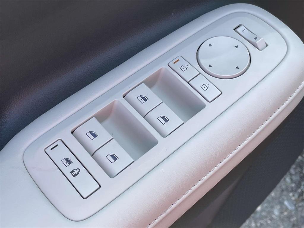 new 2025 Hyundai Santa Fe car, priced at $39,729